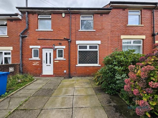 Clarence Avenue, Whitefield, Manchester 3 bed terraced house to rent £1,100 pcm £254 pw