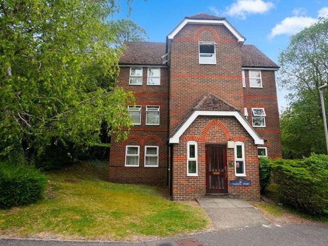 Clarence Court, High Wycombe HP13, 2 bed flat to rent, £1,375 pcm | PrimeLocation