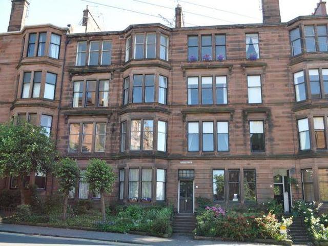 Clarence Drive, Glasgow, G12 1 bed flat to rent £950 pcm £219 pw