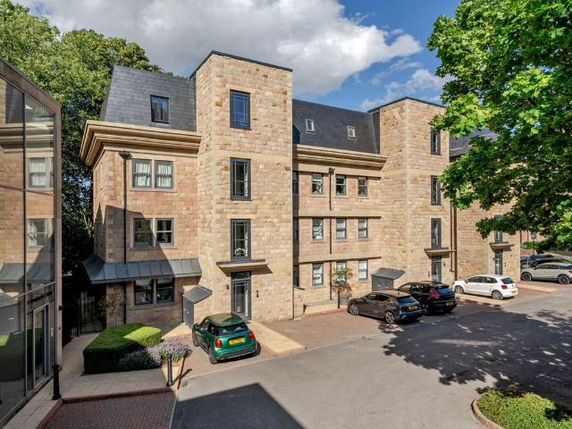 Clarence Drive, Harrogate HG1, 2 bed flat to rent, £1,800 pcm | PrimeLocation