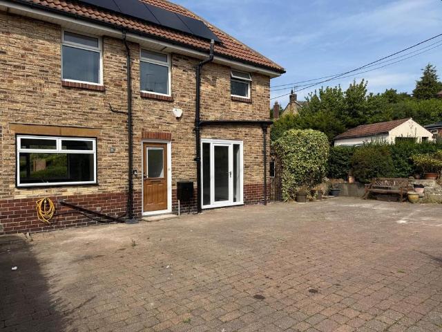 Clarence Gardens, Consett DH8 3 bed semi detached house to rent £895 pcm £207 pw