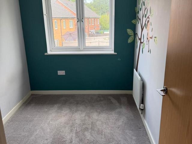Clarence Gardens, Luton LU1 3 bed house to rent £1,800 pcm £415 pw