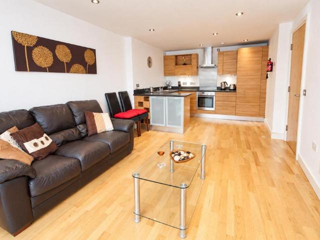 Clarence House 196, Leeds, LS10 1 bed flat to rent £975 pcm £225 pw