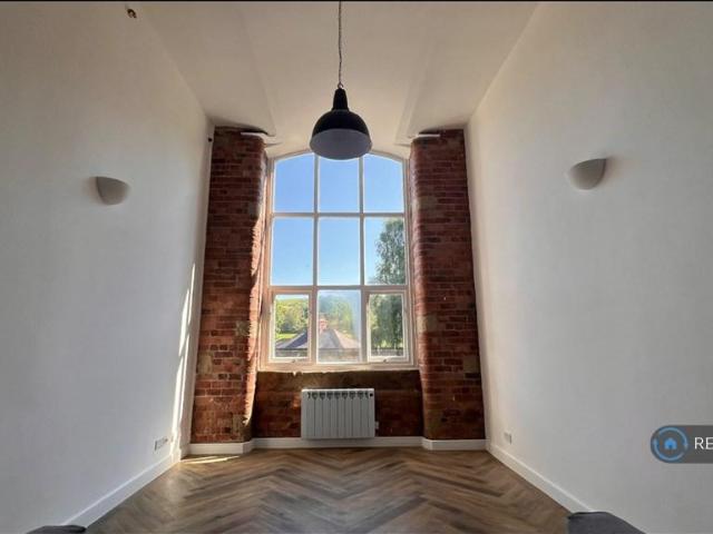 Clarence Mill, Bollington, SK10 2 bed flat to rent £1,250 pcm £288 pw
