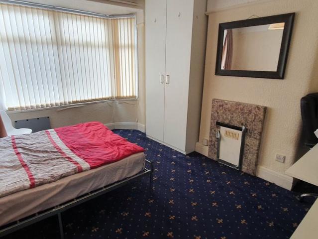 Clarence Rd Available July 2026, Manchester M13, 3 bed shared accommodation to rent, £1,818 pcm | PrimeLocation