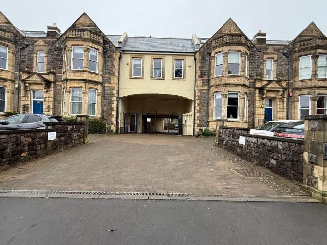 Clarence Road North, Weston Super Mare BS23, 2 bed flat to rent, £1,350 pcm | PrimeLocation