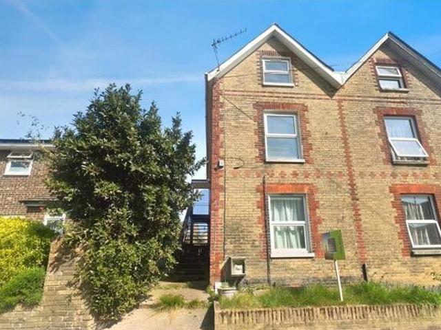 Clarence Road, East Cowes, 3 Bedroom Semi detached