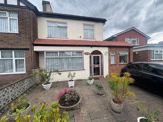 apartment in Clarence Road, Enfield, EN3