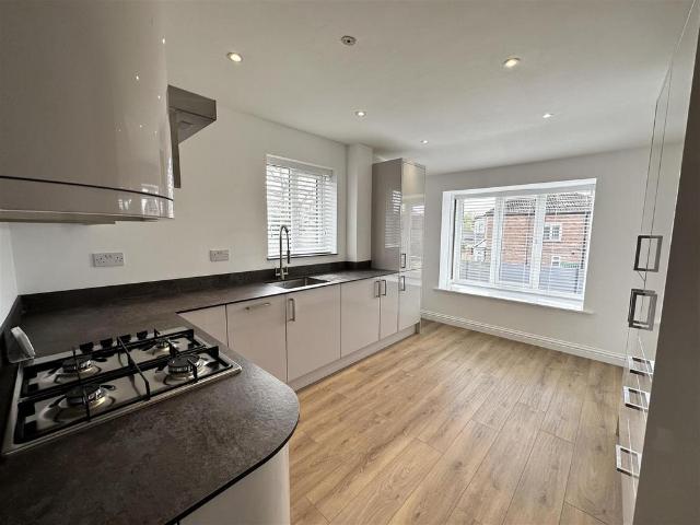 Clarence Road, Hale 2 bed apartment to rent £1,450 pcm £335 pw