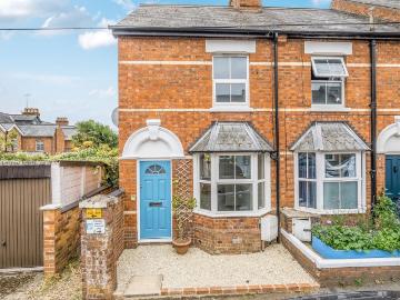 Clarence Road, Henley On Thames, Oxfordshire RG9, 2 bed end terrace house to rent, £1,750 pcm | PrimeLocation