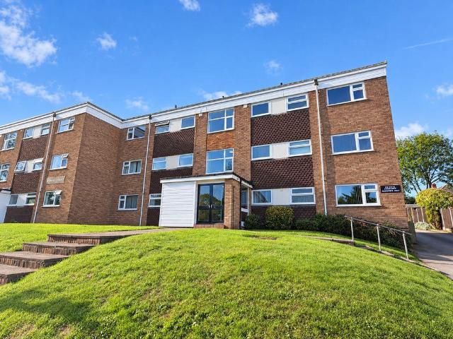 Clarence Road, Sutton Coldfield B74 2 bed apartment to rent £1,050 pcm £242 pw