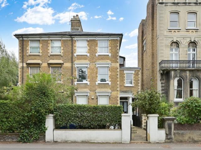 Clarence Road, Windsor, Berkshire SL4, 1 bed flat to rent, £3,000 pcm | PrimeLocation