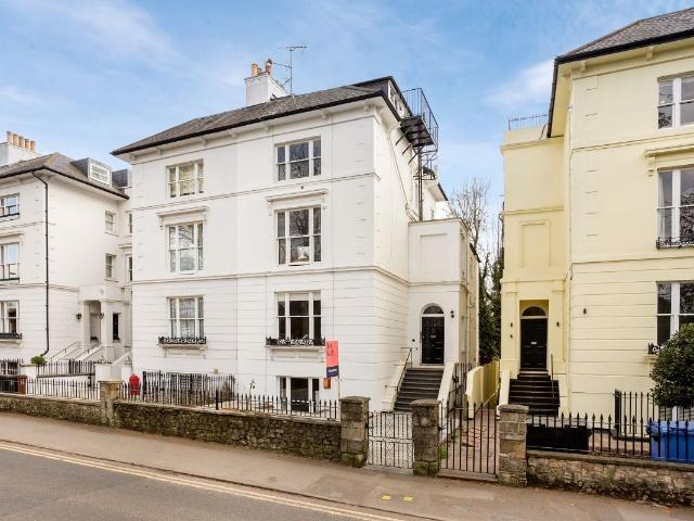 Clarence Road, Windsor SL4, 1 bed flat to rent, £1,400 pcm | PrimeLocation