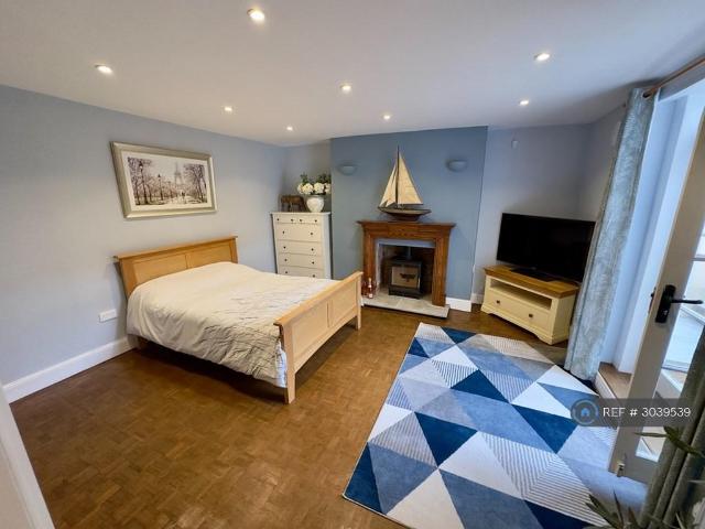 Clarence Square, Cheltenham, GL50 Studio to rent £1,450 pcm £335 pw