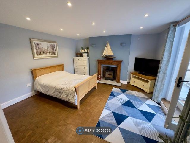 Clarence Square, Cheltenham GL50, Studio to rent, £1,450 pcm | PrimeLocation