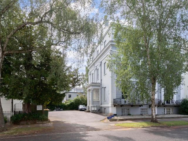 Clarence Square, Cheltenham GL50, 1 bed flat to rent, £775 pcm | PrimeLocation