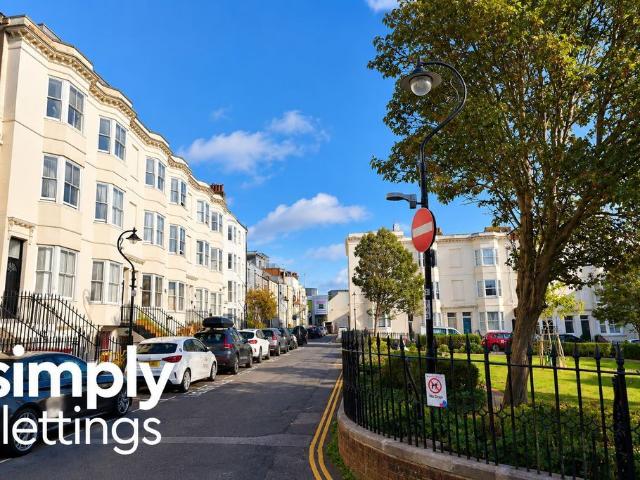 Clarence Square, Brighton BN1, 2 bed maisonette to rent, £1,250 pcm | PrimeLocation
