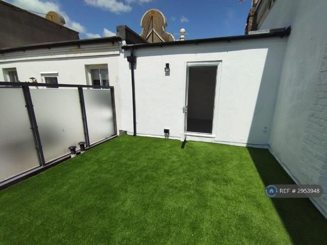 Clarence Square, Brighton, BN1 2 bed maisonette to rent £1,685 pcm £389 pw