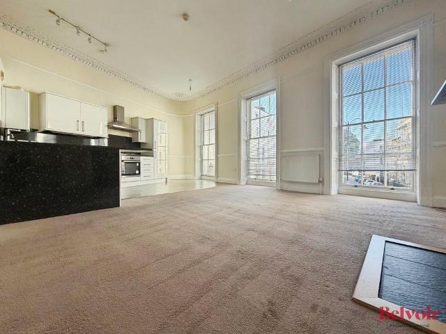 Clarence Street, Cheltenham GL50 1 bed apartment to rent £925 pcm £213 pw