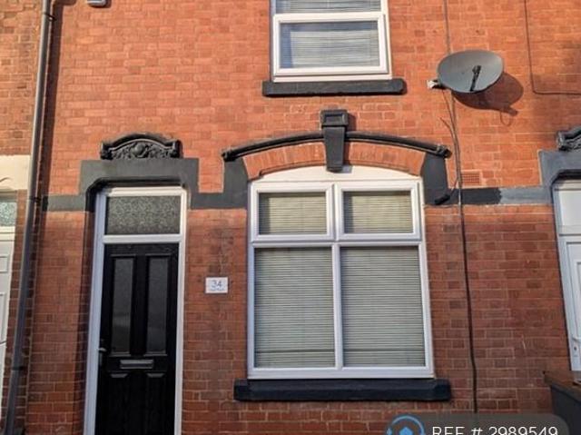 Clarence Street, Nuneaton, CV11 2 bed terraced house to rent £900 pcm £208 pw