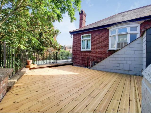 Clarence Street, Staines Upon Thames TW18, 2 bed flat to rent, £1,475 pcm | PrimeLocation