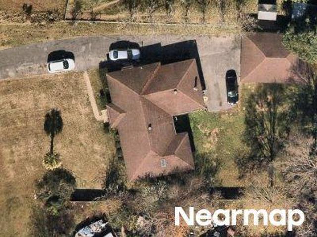 Clarendon Dr