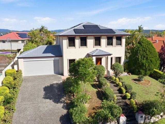 CLARENDON FAMILY GRANDEUR POTENTIAL DUAL FAMILY LIVING SPACE FOR ALL SELLING NOW!