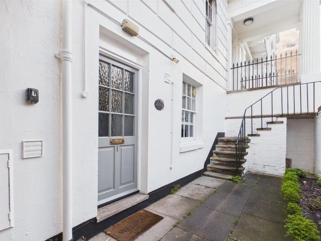Clarendon Square, Leamington Spa CV32, 2 bed detached house to rent, £1,350 pcm | PrimeLocation