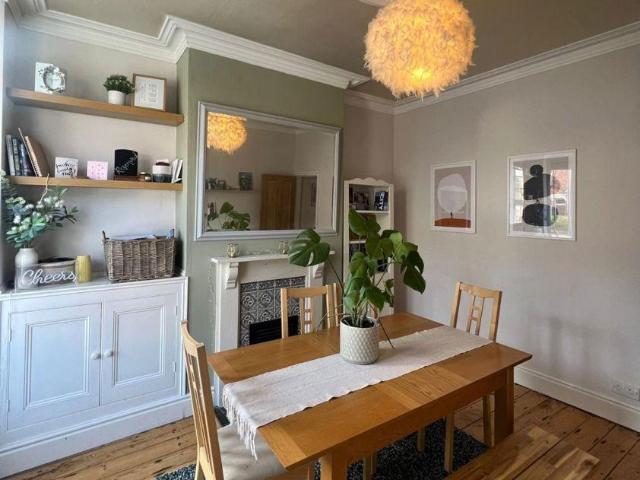 Clarendon Park Road, Leicester 2 bed terraced house to rent £1,200 pcm £277 pw