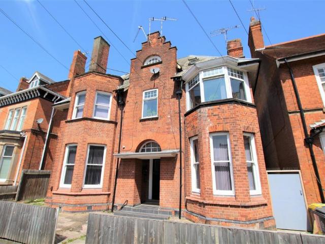Clarendon Park Road, Leicester, LE2 1 bed flat to rent £775 pcm £179 pw