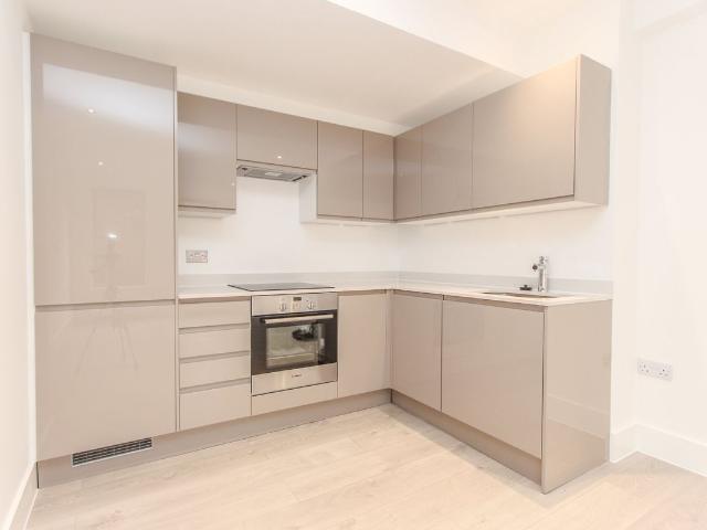 Clarendon Road, Watford, Hertfordshire WD17, 1 bed flat to rent, £1,295 pcm | PrimeLocation