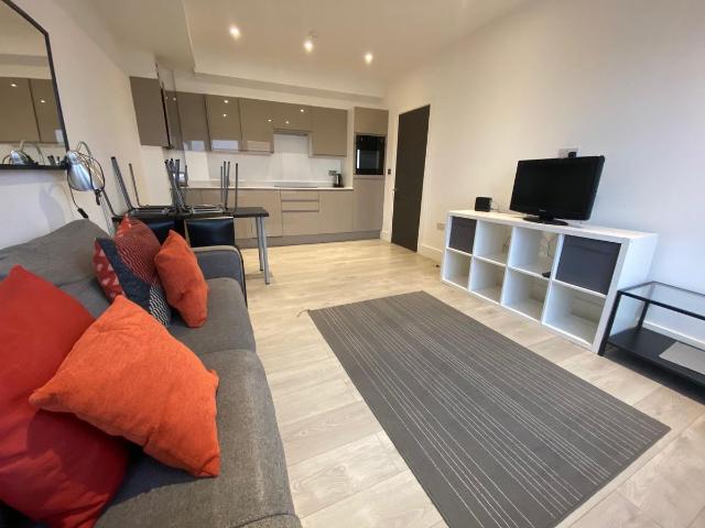 Clarendon Road, Watford WD17, 1 bed flat to rent, £1,350 pcm | PrimeLocation