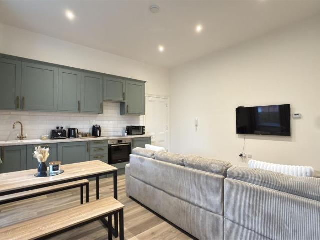 Clarendon Road, Westbourne BH4, 1 bed flat to rent, £1,300 pcm | PrimeLocation