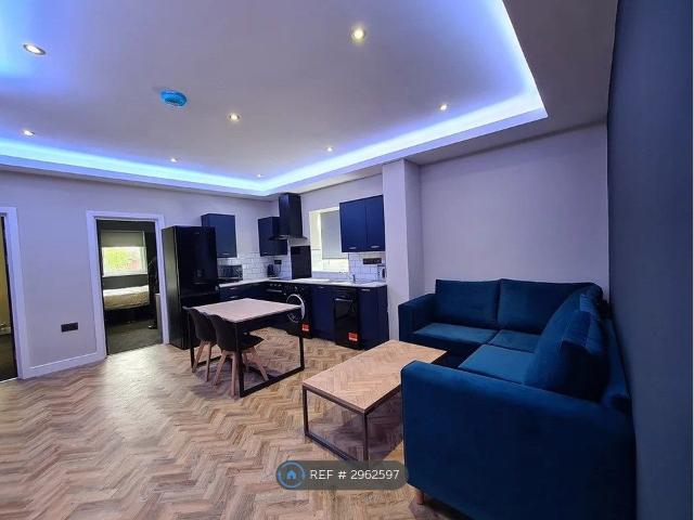 Clarendon Road, Birmingham B16, 3 bed flat to rent, £1,750 pcm | PrimeLocation