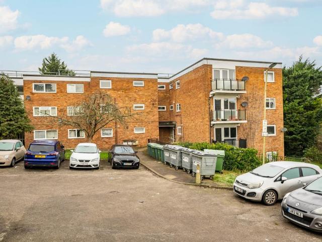 Clarendon Road, Hertfordshire AL5 2 bed apartment to rent £1,550 pcm £358 pw