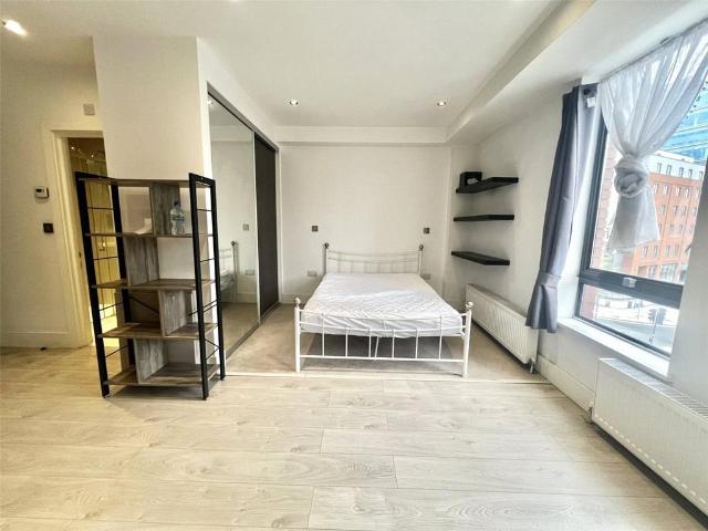 Clarendon Road, Hertfordshire WD17 Studio to rent £1,200 pcm £277 pw