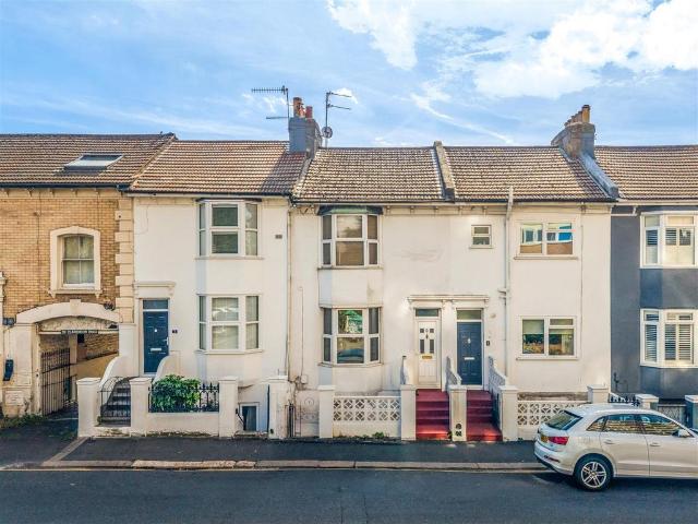 Clarendon Road, Hove 1 bed apartment to rent £1,300 pcm £300 pw