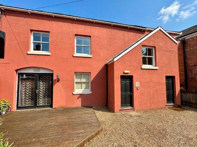 Clarendon Road, Leeds 2 bed apartment to rent £1,050 pcm £242 pw
