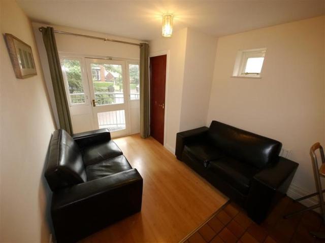 Clarendon Road, Leeds LS2, 4 bed flat to rent, £1,700 pcm | PrimeLocation