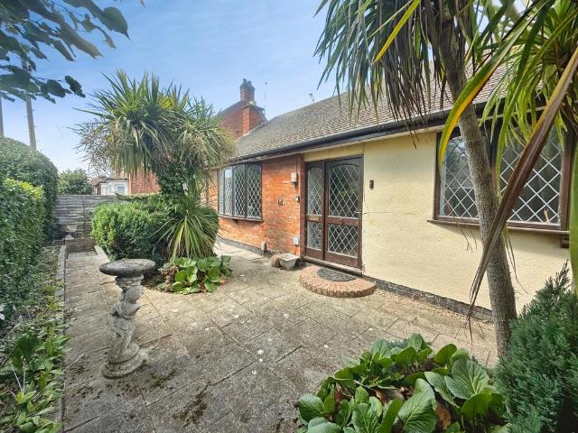 Clarendon Road, Leicestershire LE10 3 bed bungalow to rent £1,995 pcm £460 pw