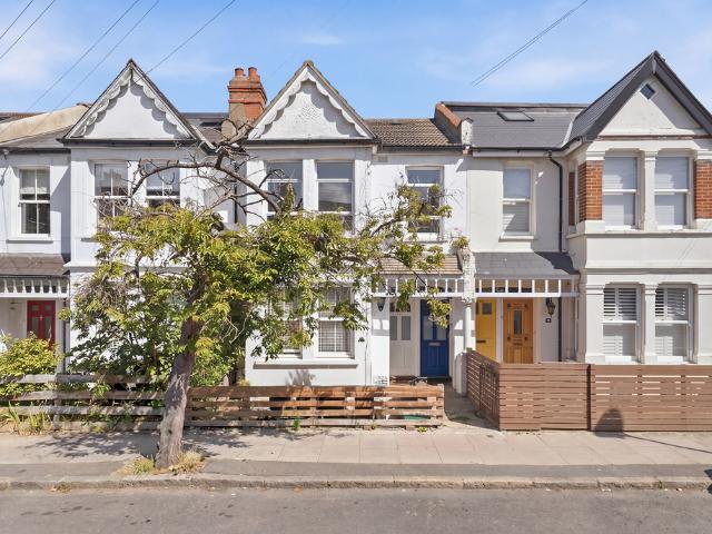 Clarendon Road, London SW19, 2 bed flat to rent, £2,200 pcm | PrimeLocation