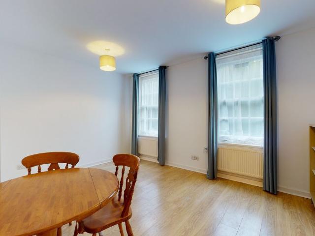 Clarendon Road, London W11, 3 bed flat to rent, £3,800 pcm | PrimeLocation