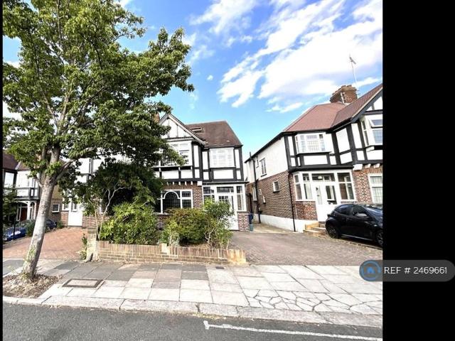 Clarendon Road, London, W5 4 bed semi detached house to rent £3,970 pcm £916 pw