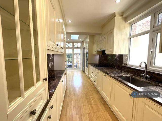Clarendon Road, London, W5 4 bed semi detached house to rent £4,300 pcm £992 pw