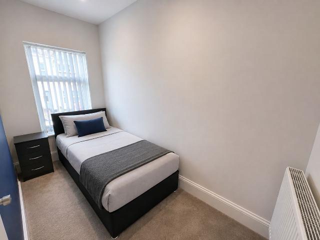 Clarendon Road, Luton, Bedfordshire LU2, Studio to rent, £475 pcm | PrimeLocation