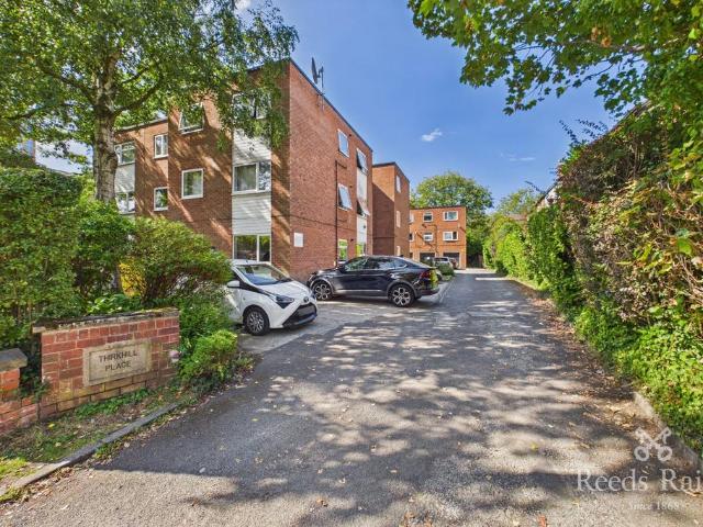 Clarendon Road, Manchester M30 2 bed apartment to rent £1,100 pcm £254 pw