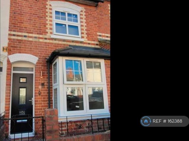 Clarendon Road, Reading, RG6 3 bed terraced house to rent £1,895 pcm £437 pw
