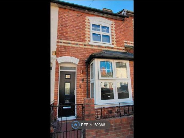 Clarendon Road, Reading RG6, 3 bed terraced house to rent, £1,895 pcm | PrimeLocation