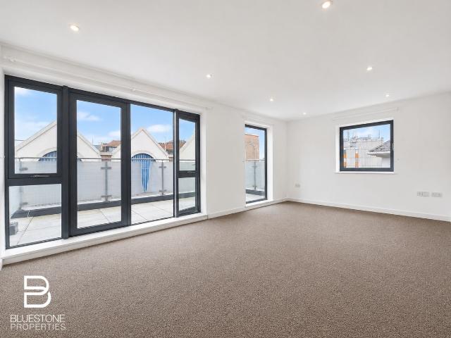 Clarendon Road, Redhill RH1, 1 bed flat to rent, £1,425 pcm | PrimeLocation