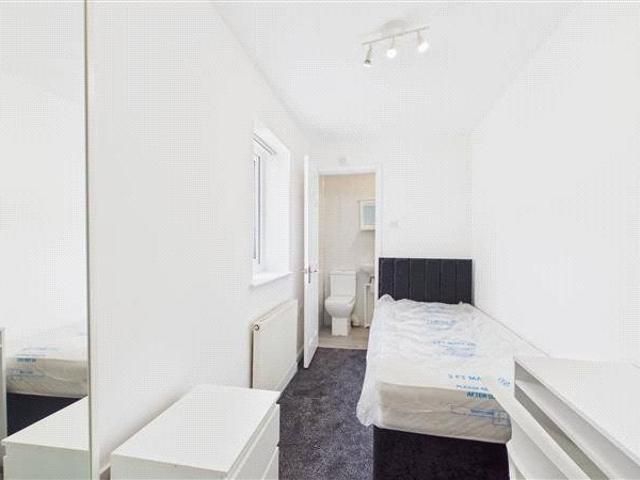 Clarendon Road Room 3, Middlesbrough, North Yorkshire TS1, 1 bed property to rent, £475 pcm | PrimeLocation